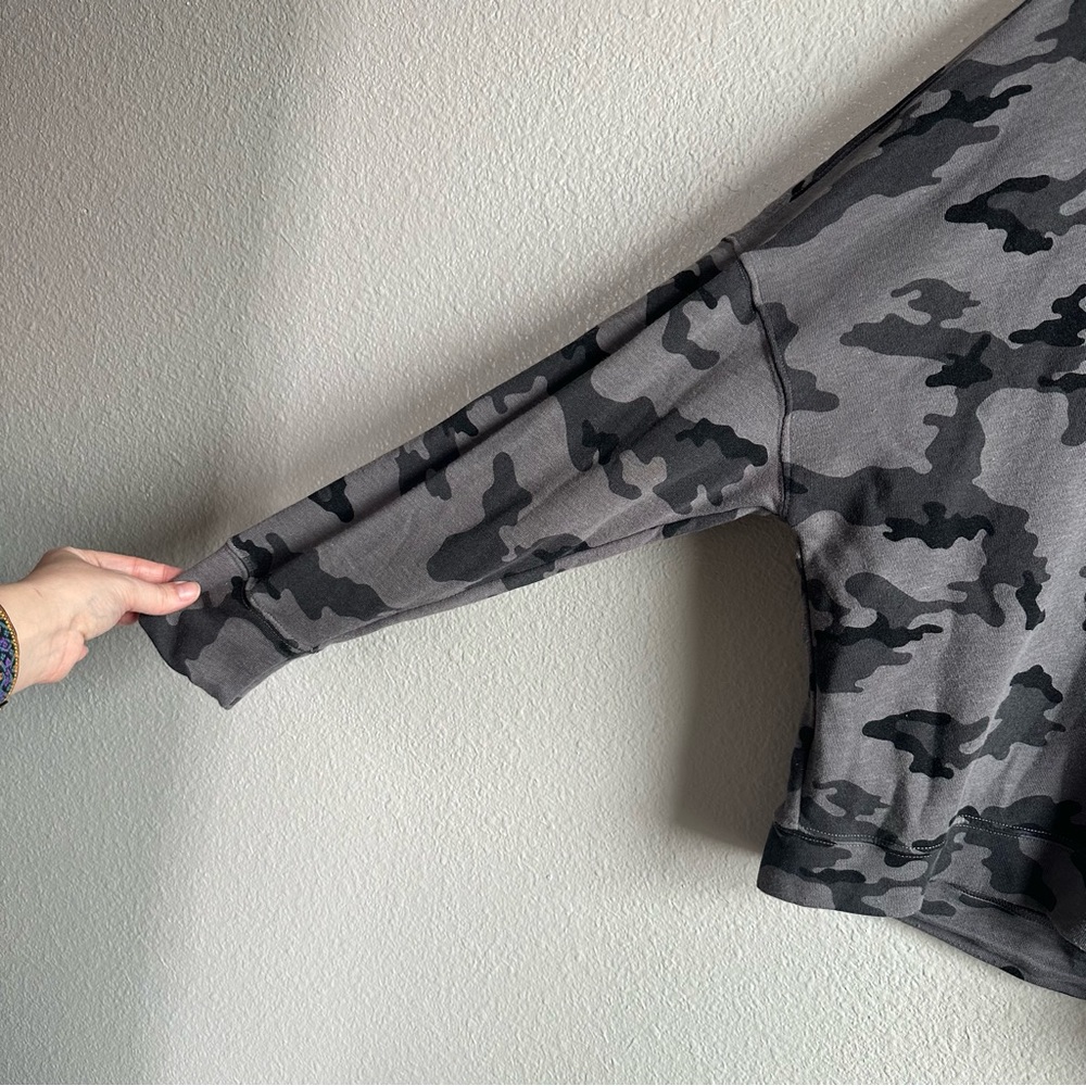 Fabletics Gray Camo Crewneck Pullover Sweatshirt … - image 2
